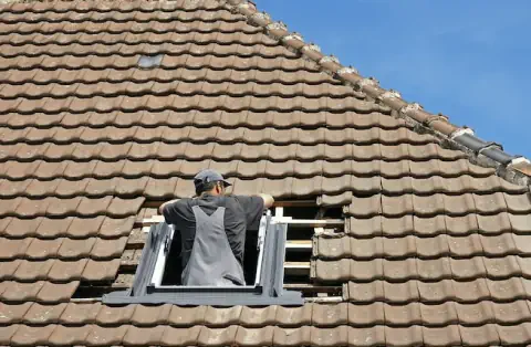 Pose de velux - Saint-Germain les Vergnes